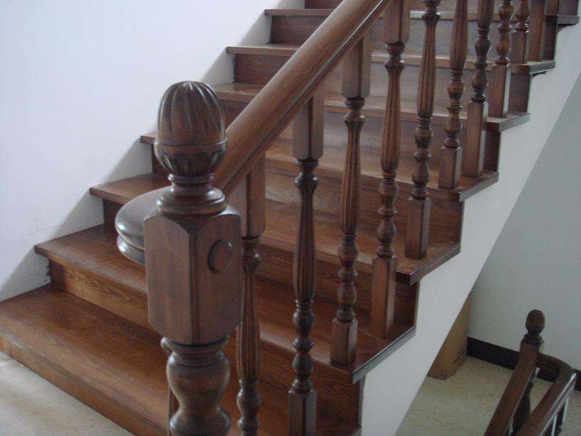 貴陽原木樓梯廠家直銷